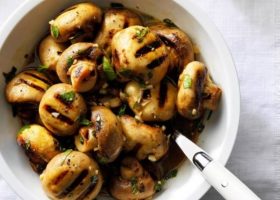 طريقة عمل فطر مطفى بالليمون والثوم