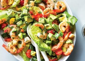 طريقة عمل سلطة الأفوكادو بالروبيان