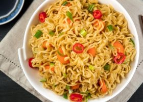 طريقة عمل فتة نودلز