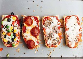 طريقة عمل بيتزا توست بالموتزاريلا