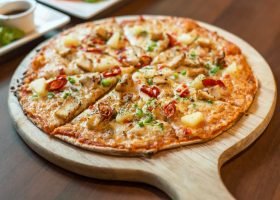 طريقة عمل بيتزا الدجاج المشوي