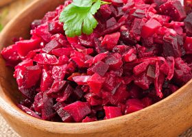 طريقة عمل سلطة الملفوف والشمندر