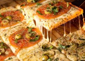 طريقة عمل بيتزا الباف باستري