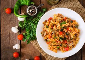 طريقة عمل مكرونة خضار بدون لحم