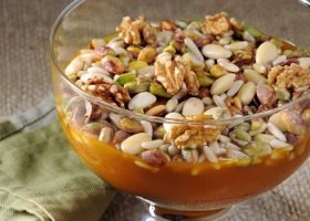 طريقة عمل سلطة فواكه قمر الدين المجفف