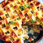 طريقة عمل فطيرة الدجاج بالفطر والبروكلي