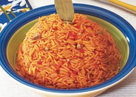 طريقة عمل الأرز الحار بالطماطم