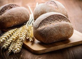 طريقة عمل خبز الشعير للرجيم