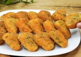 طريقة عمل أقراص البطاطس بالبيض