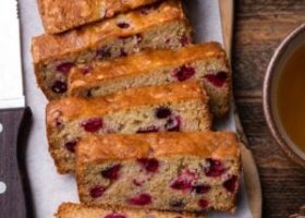 طريقة عمل كيك التوت البري المجفف