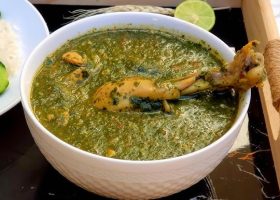 طريقة عمل إيدام ملوخية بالدجاج المسلوق