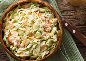 طريقة عمل سلطة الكول سلو الخفيفة