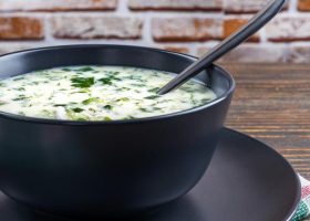 طريقة عمل الفول الأخضر باللبن