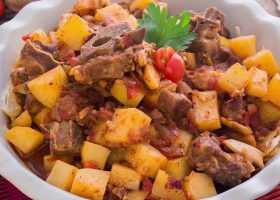 طريقة عمل الثريد مع اللحم والخضراوات