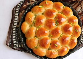 طريقة عمل خلية النحل بالجبنة والأوريجانو