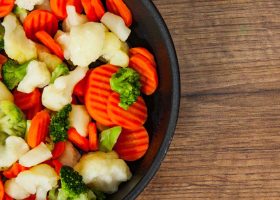 طريقة عمل خضار على البخار