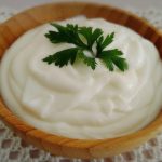 طريقة عمل صلصة الثومية بالجبن