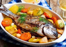 طريقة عمل سمك السلور المشوي بالفرن