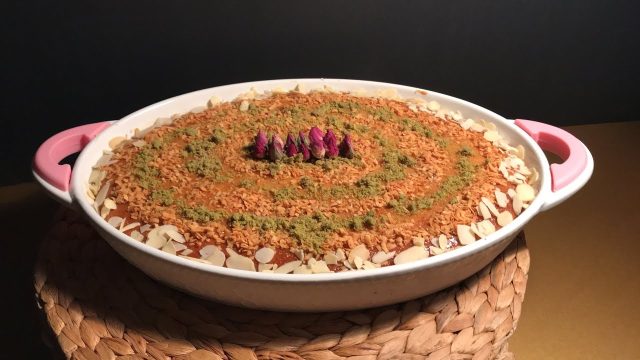 طريقة عمل بسبوسة بالطحينة وجوز الهند