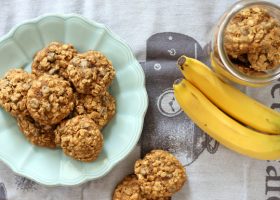 طريقة عمل كوكيز الشوفان بالموز والزبيب