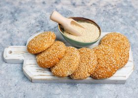 طريقة عمل حلى بسكوت السمسم