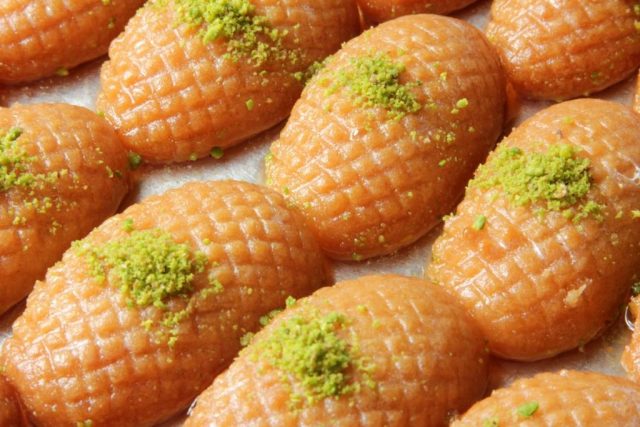 طريقة عمل حلى رموش الست بطريقة سهلة