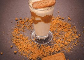 طريقة عمل ميلك شيك اللوتس المثلج