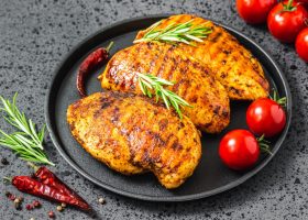 طريقة عمل صدور الدجاج بالتتبيلة الحارة