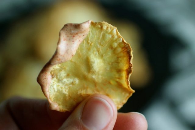 طريقة عمل شيبسى كيتو بالكرفس