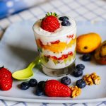 طريقة عمل الزبادي بالفاكهة للرجيم