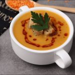 طريقة عمل شوربة العدس التركية بالشطة