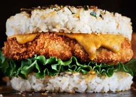 طريقة عمل البرجر الياباني بخبز الأرز