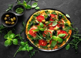 طريقة عمل بيتزا بالبيستو والخضار