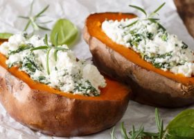 طريقة عمل البطاطا الحلوة بجبن الماعز