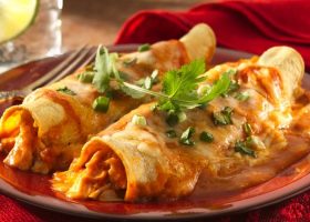 طريقة عمل انشيلادا الدجاج بالجبن الكريمي