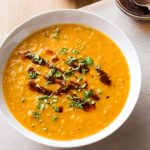 طريقة عمل شوربة العدس بالشعيرية والكمون