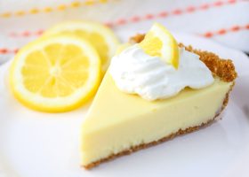 طريقة عمل فطيرة الليمون اللذيذة