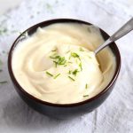طريقة عمل صوص المايونيز بالثوم والأعشاب