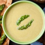 طريقة عمل شوربة الهليون بالثوم