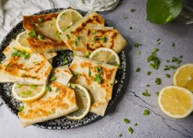 طريقة عمل رقائق المطبق باللحمة المفرومة