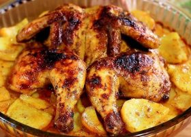 طريقة عمل صينية الدجاج المحمر بالبطاطس
