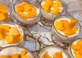 طريقة عمل حلى كاسات بالكيك والفواكه