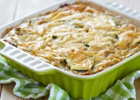 طريقة عمل كوسة بالبشاميل واللحمة المفرومة