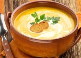 طريقة عمل شوربة اليقطين بالكريمة