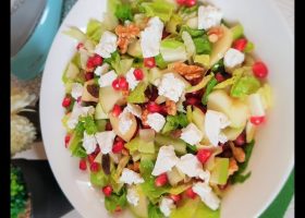 طريقة عمل سلطة التفاح مع الجبن الأزرق والكراميل