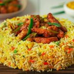 طريقة عمل أرز مقلي بالدجاج واللحم المقدد