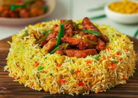 طريقة عمل أرز مقلي بالدجاج واللحم المقدد