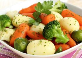 طريقة عمل خضار سوتيه بالفرن