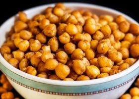 طريقة عمل الحمص المحمص بالفرن مملح مقرمش