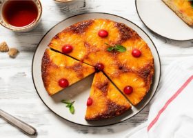 طريقة عمل فطائر الفستق والاناناس اللذيذة